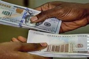 Concerns as naira closes on to 1,000 to one US dollar